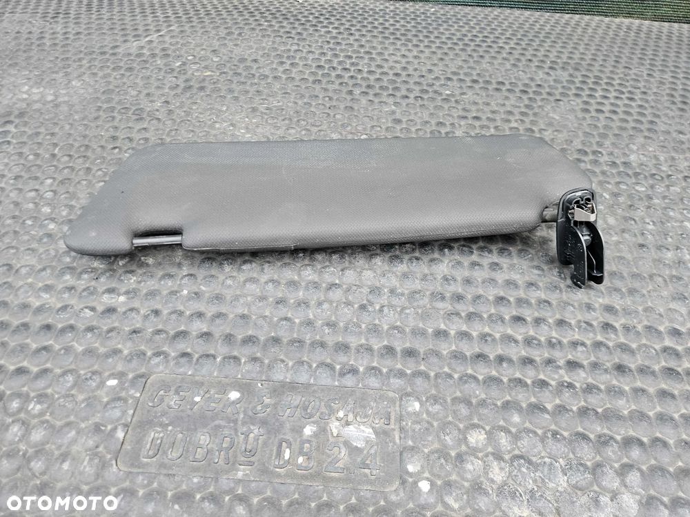 Daszek Słonecznik 8K0857551 8K0857552 Czarne S-Line Oslona Przeciwsloneczna Haczyk Lewa Prawa AUDI A4 B8 - 37