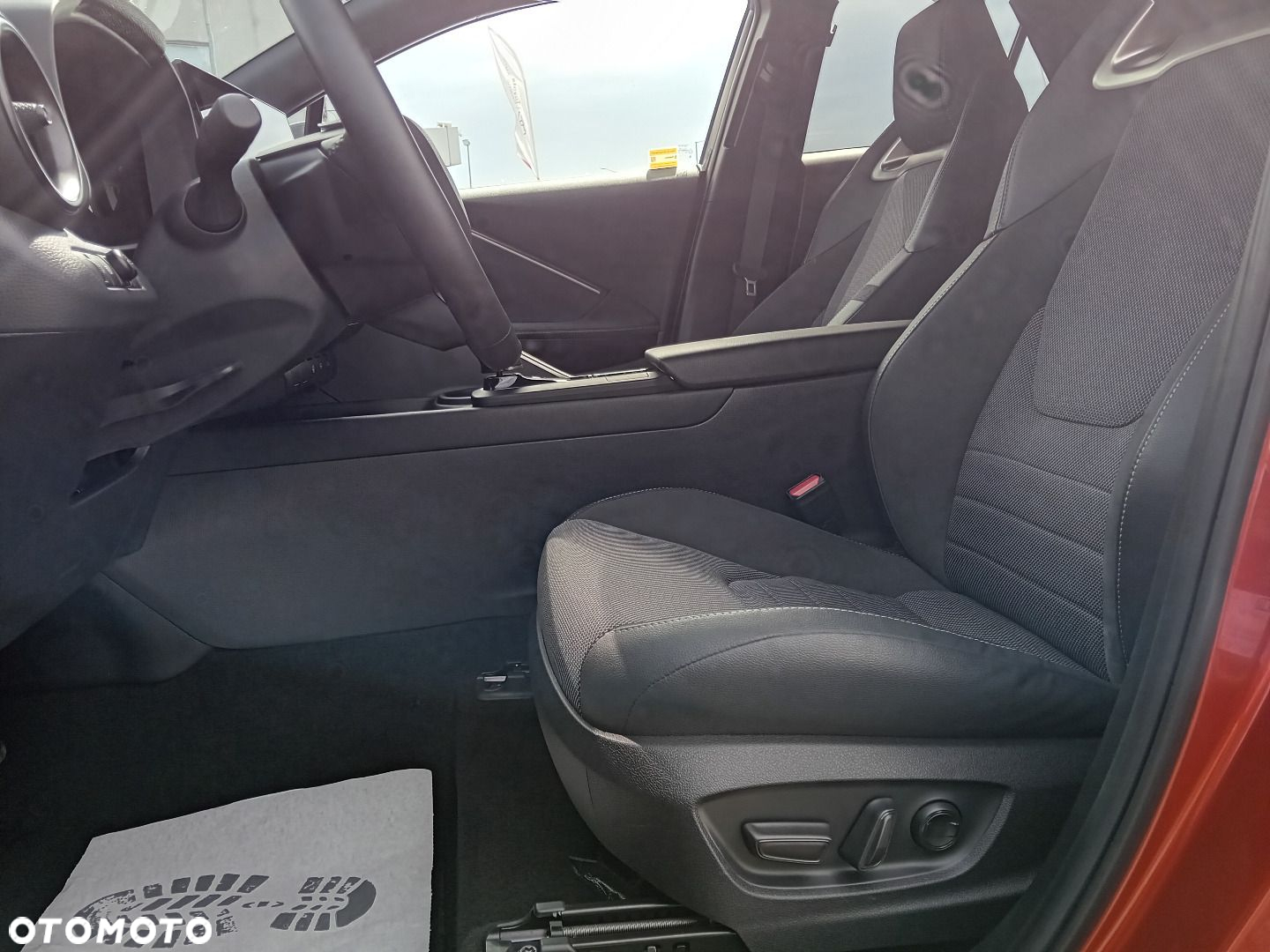 Toyota C-HR 2.0 Hybrid Executive - 30