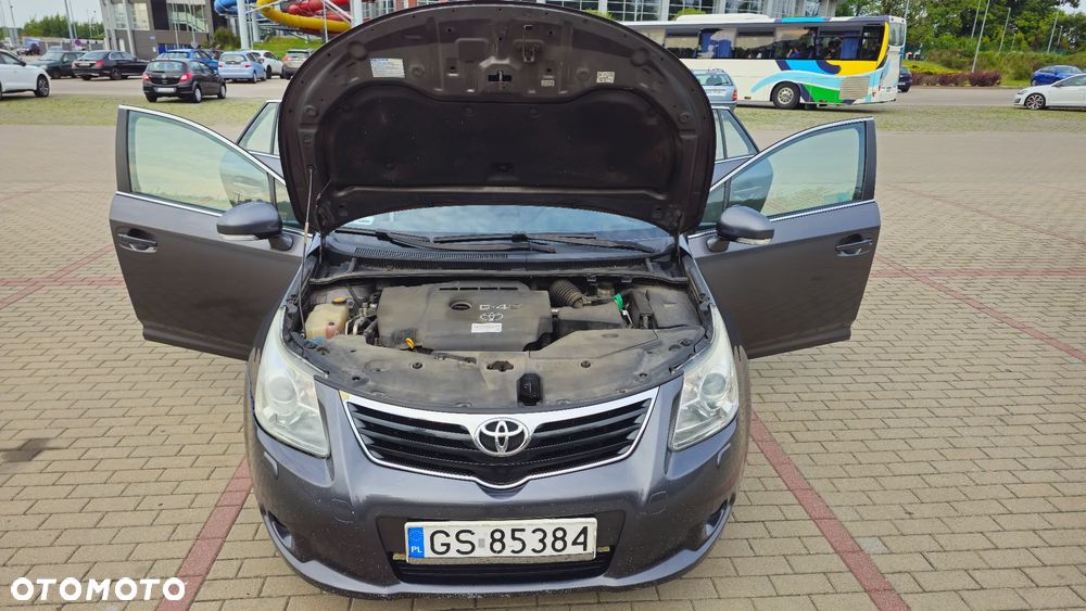 Toyota Avensis 2.0 D-4D 2010 - 14