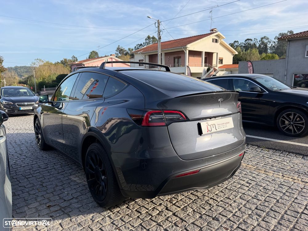 Tesla Model Y Long Range Dual Motor AWD - 4