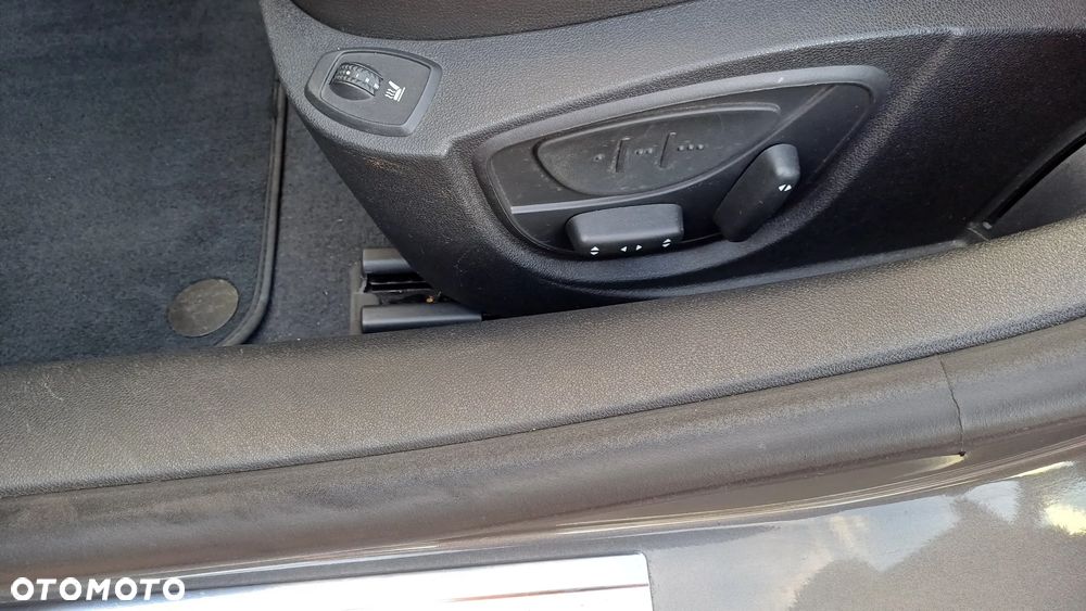 Renault Laguna 2.0 DCi FAP Initiale - 10