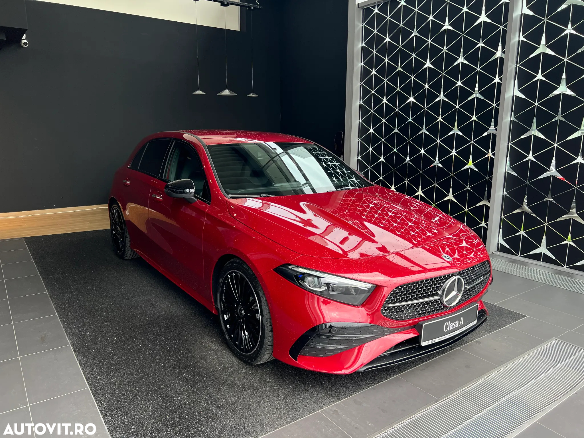 Mercedes-Benz A 200 MHEV 7G-DCT Sedan - 2