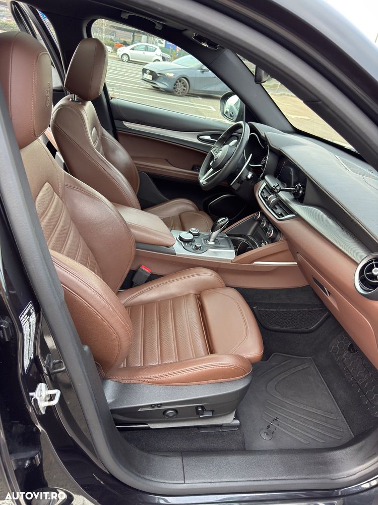 Alfa Romeo Stelvio 2.0 Turbo 16V AT8-Q4 B-Tech - 13