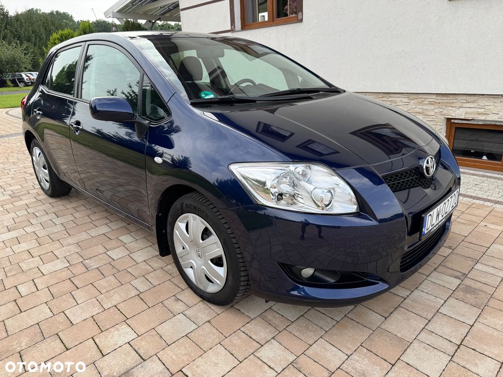 Toyota Auris 1.6 VVT-i Sol - 2