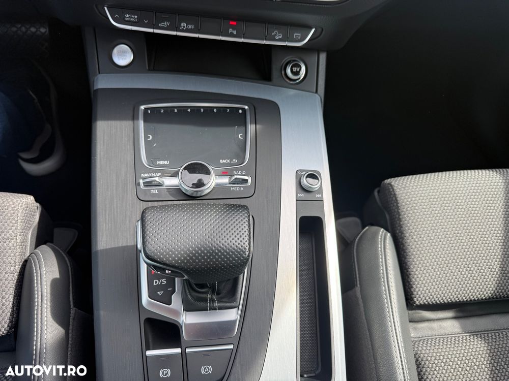 Audi Q5 50 TFSIe quattro S tronic S line business - 28
