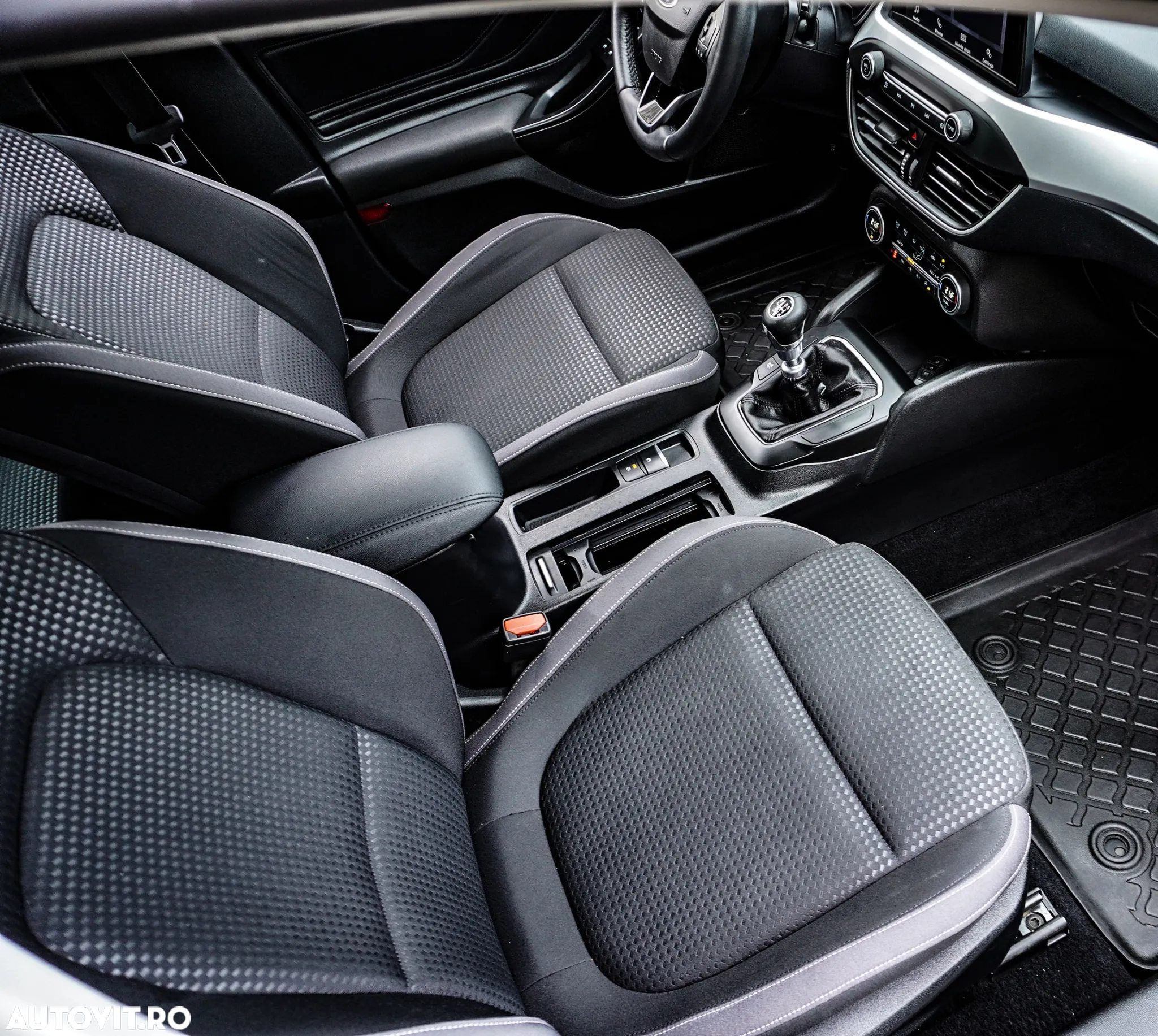 Ford Focus 1.5 EcoBlue Titanium Business - 13