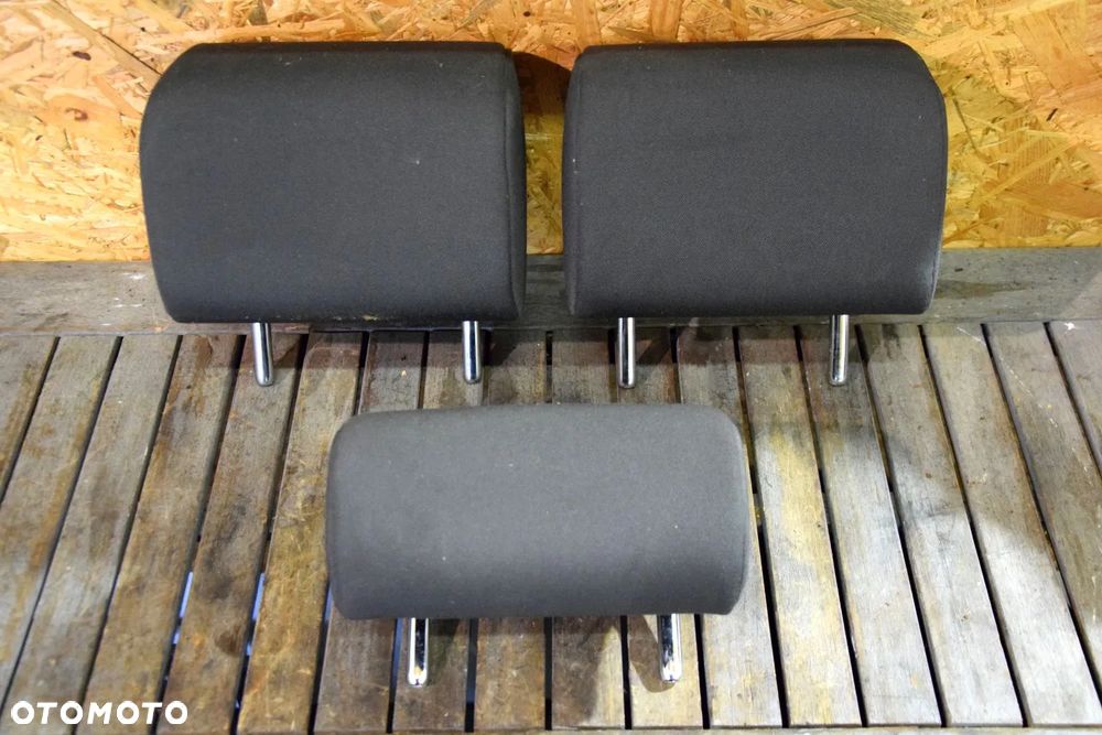 AUDI A3 8P Zagłówek tylny tył środkowy - 1