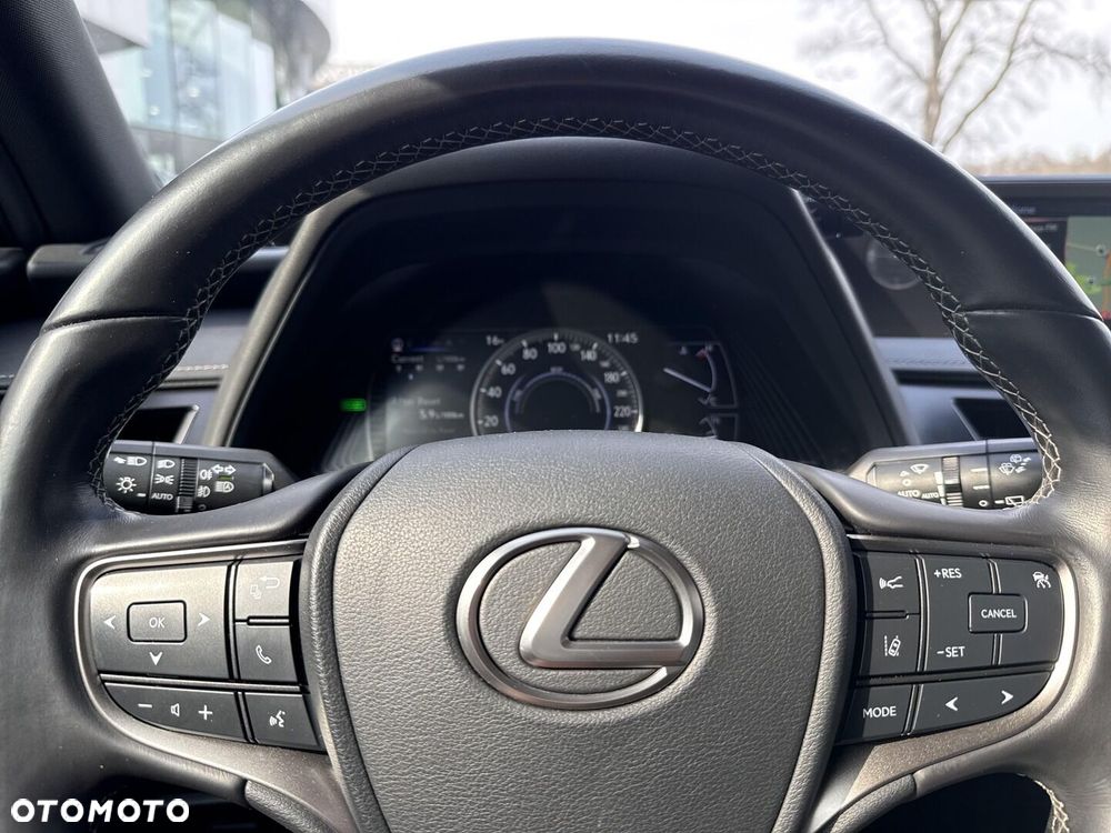 Lexus UX - 17