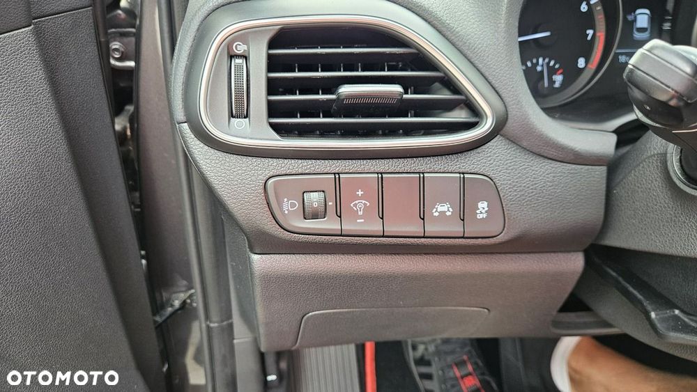 Hyundai i30 - 23