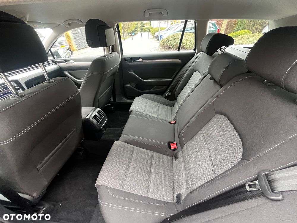 Volkswagen Passat 2.0 TDI EVO Business - 11