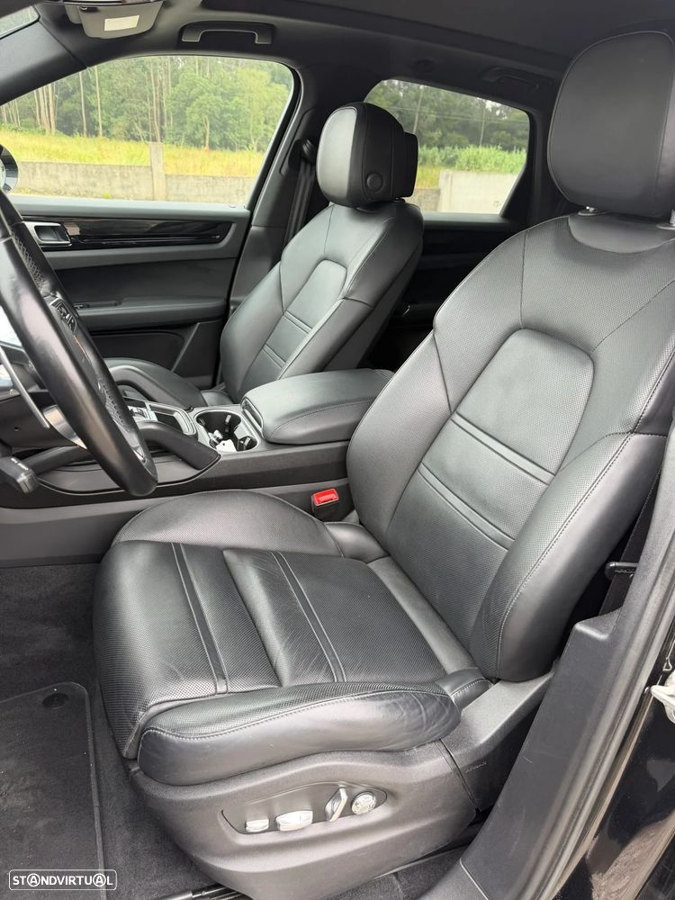 Porsche Cayenne E-Hybrid Tiptronic S Platinum Edition - 14
