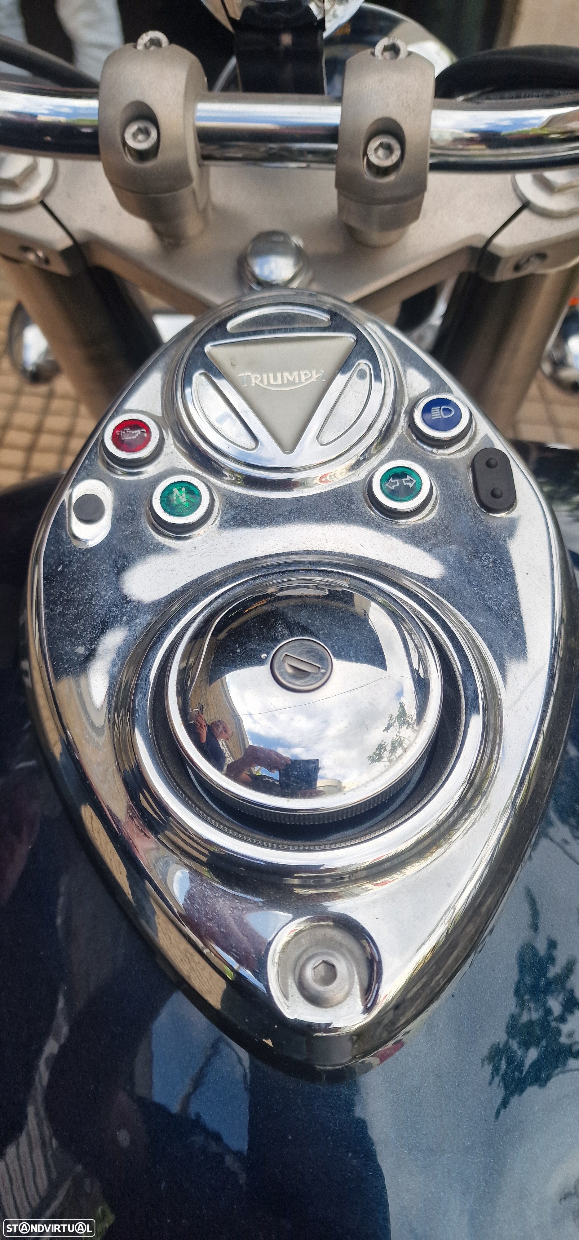 Triumph Bonneville America - 8