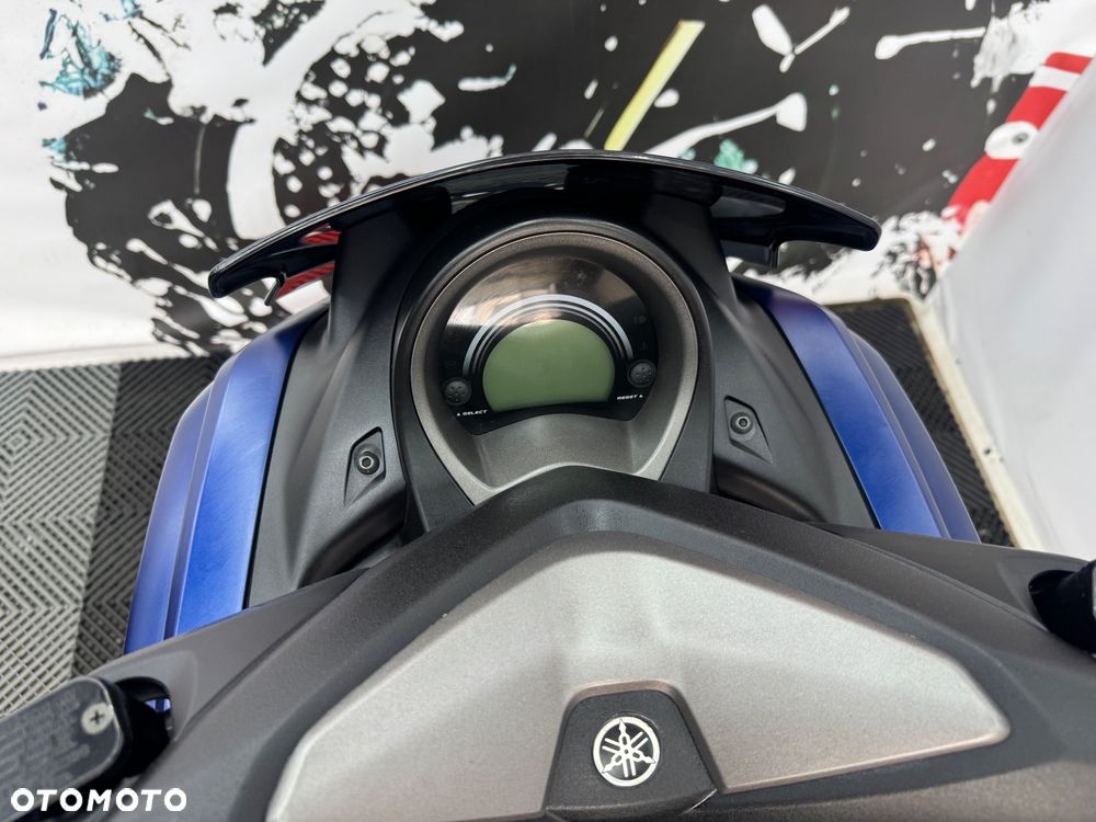 Yamaha NMAX - 23