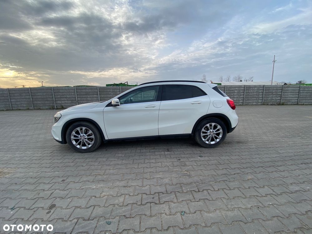 Mercedes-Benz GLA 250 4-Matic - 8