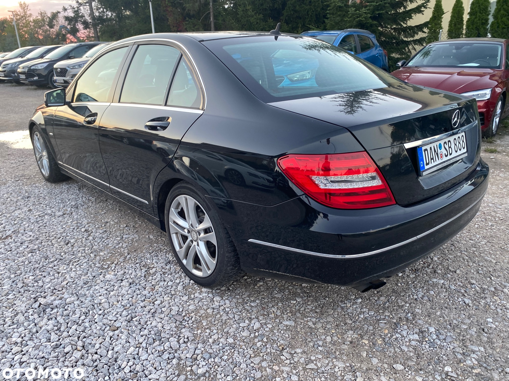 Mercedes-Benz Klasa C 180 CGI Automatik BlueEFFICIENCY Avantgarde - 4
