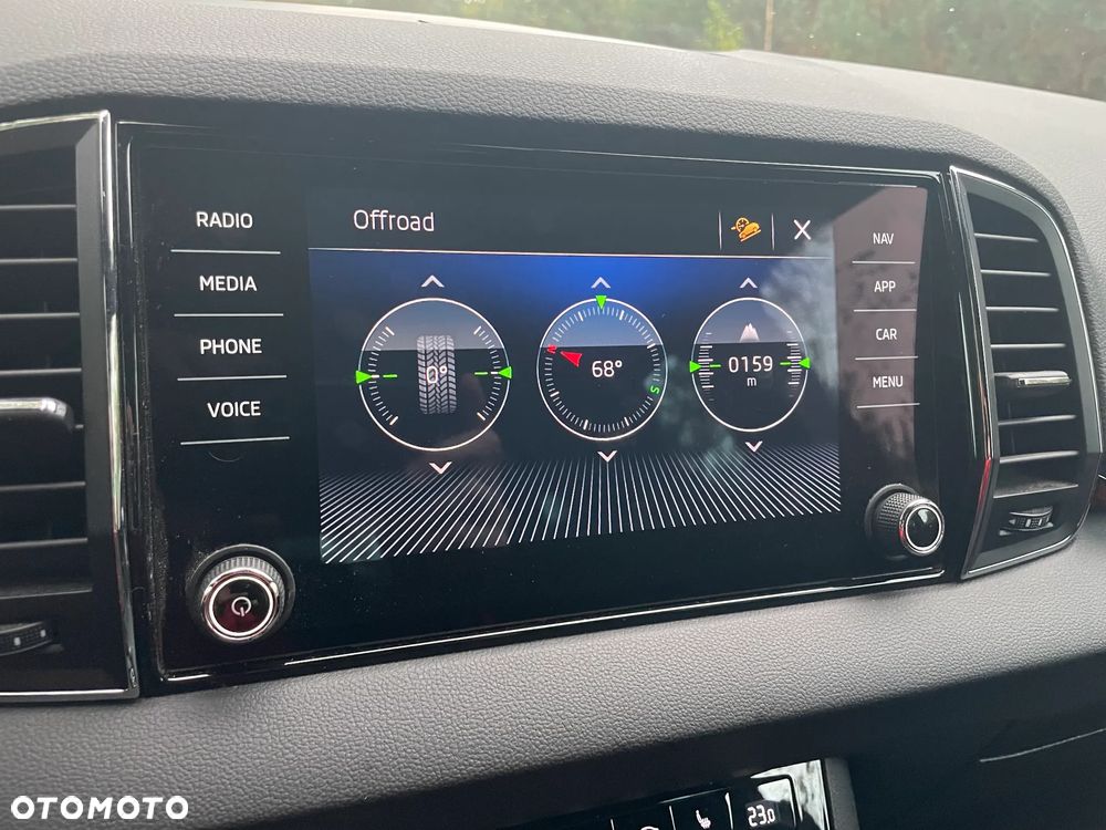 Skoda Karoq 2.0 TDI SCR 4x4 DSG Sportline - 36