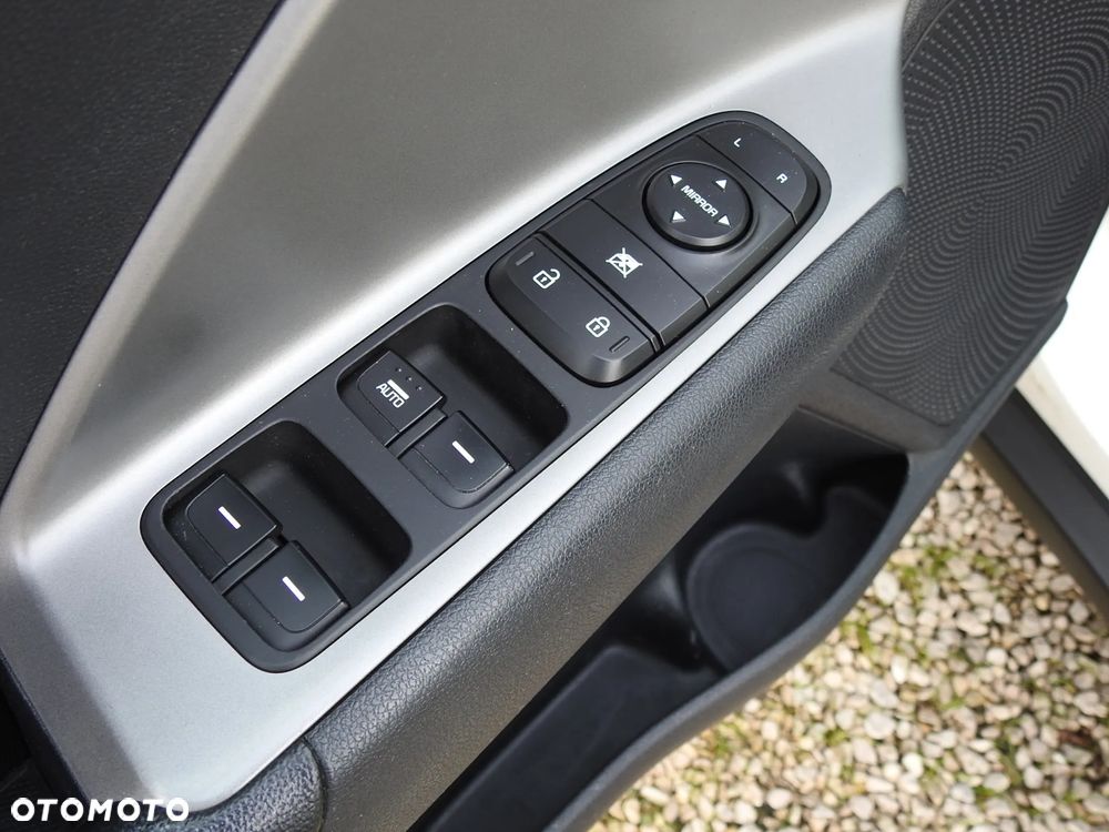 Kia Niro 1.6 GDI Hybrid L - 12