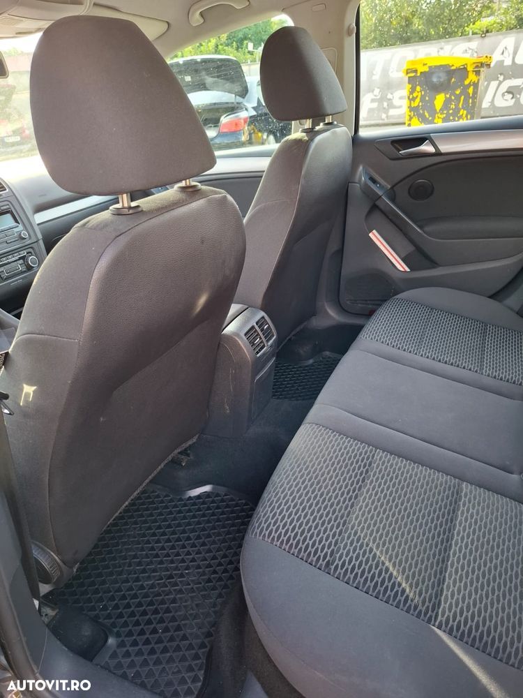 Volkswagen Golf - 12