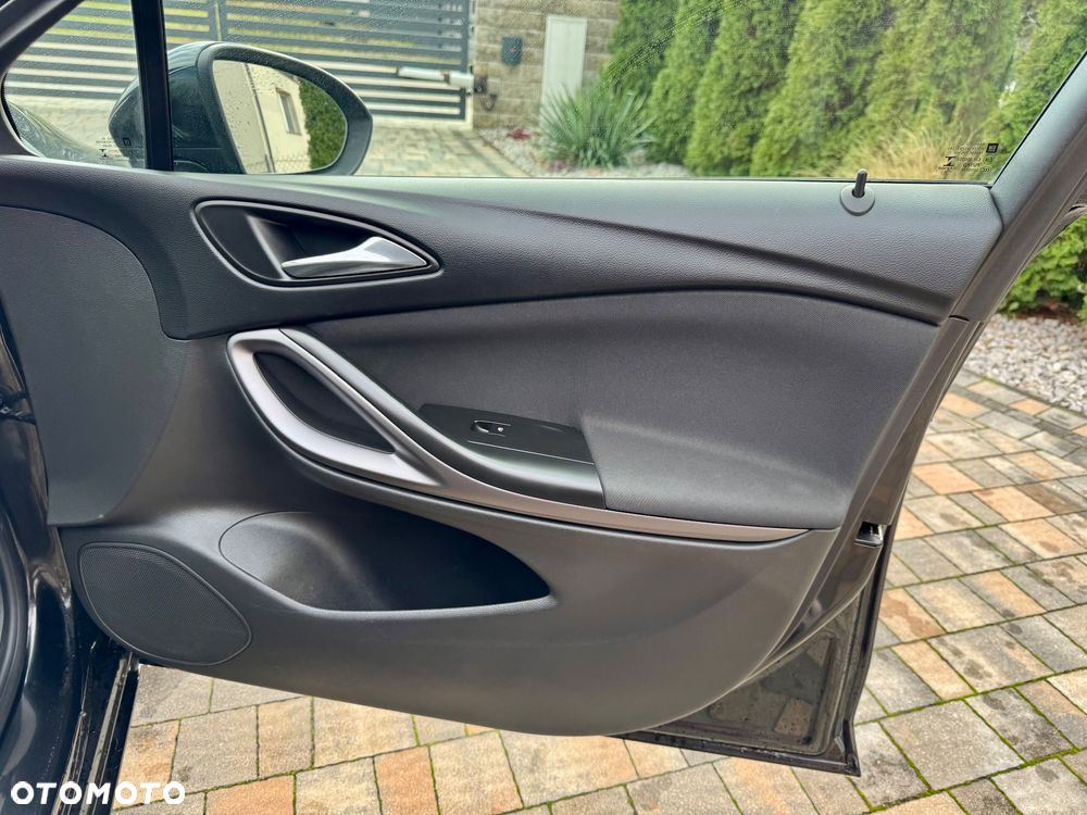 Opel Astra 1.4 Turbo Business - 25