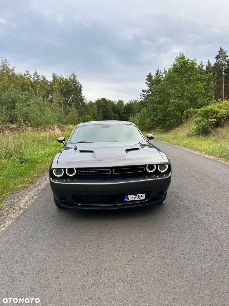 Dodge Challenger 3.6 SXT - 3