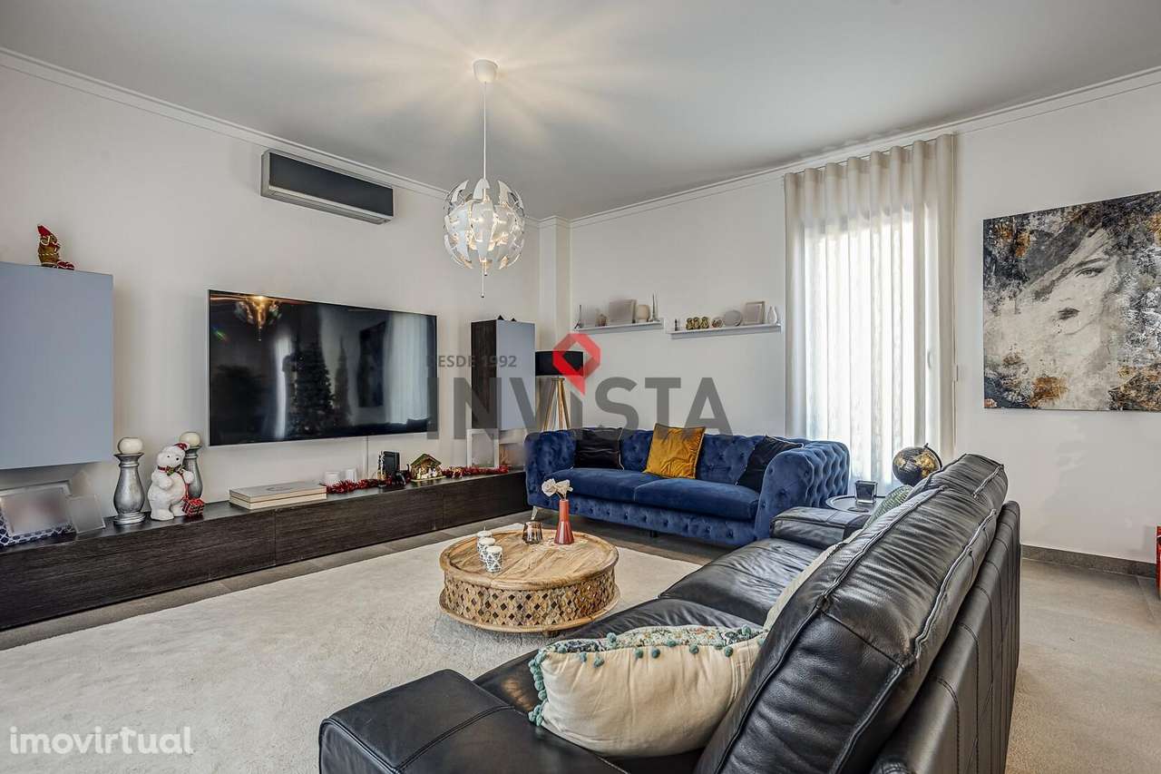 Moradia T3+1 no Centro de Alverca com piscina aquecida - Grande imagem: 3/40