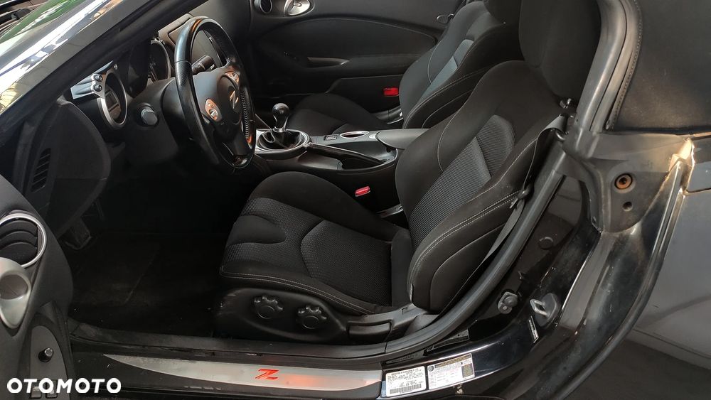 Nissan 370 Z - 29