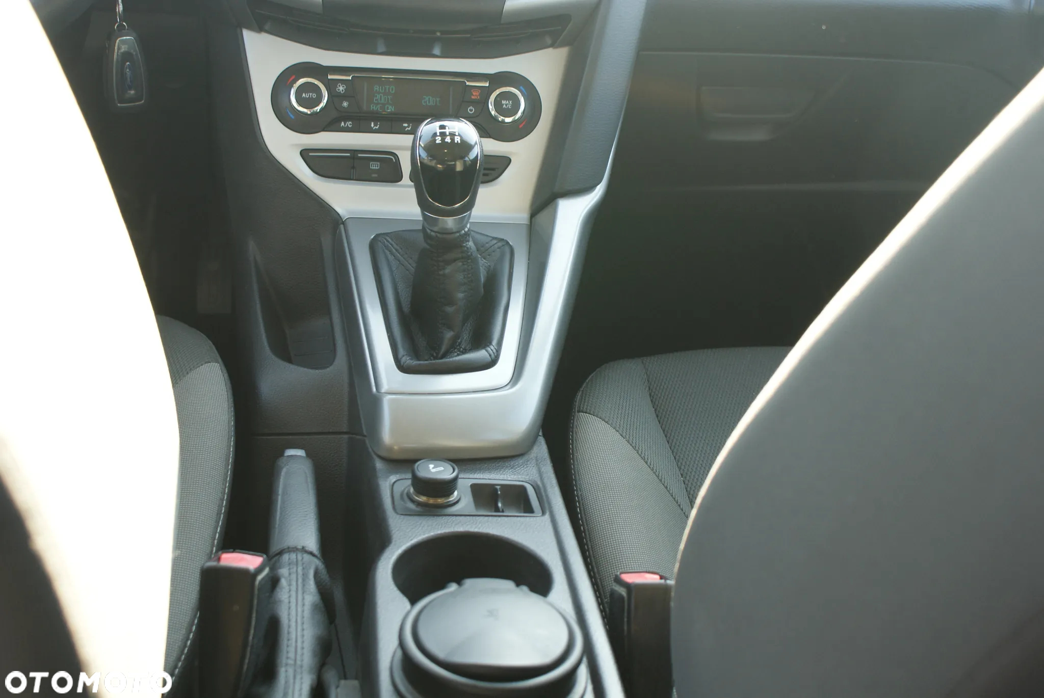 Ford Focus 1.6 Edition - 13