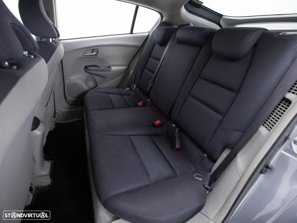 Honda Insight - 10