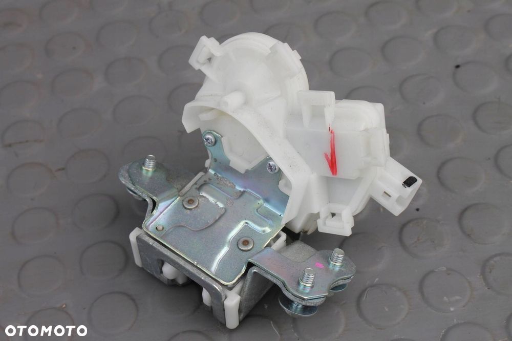 zamek klapy bagażnika tył mitsubishi eclipse cross 2017- - 5