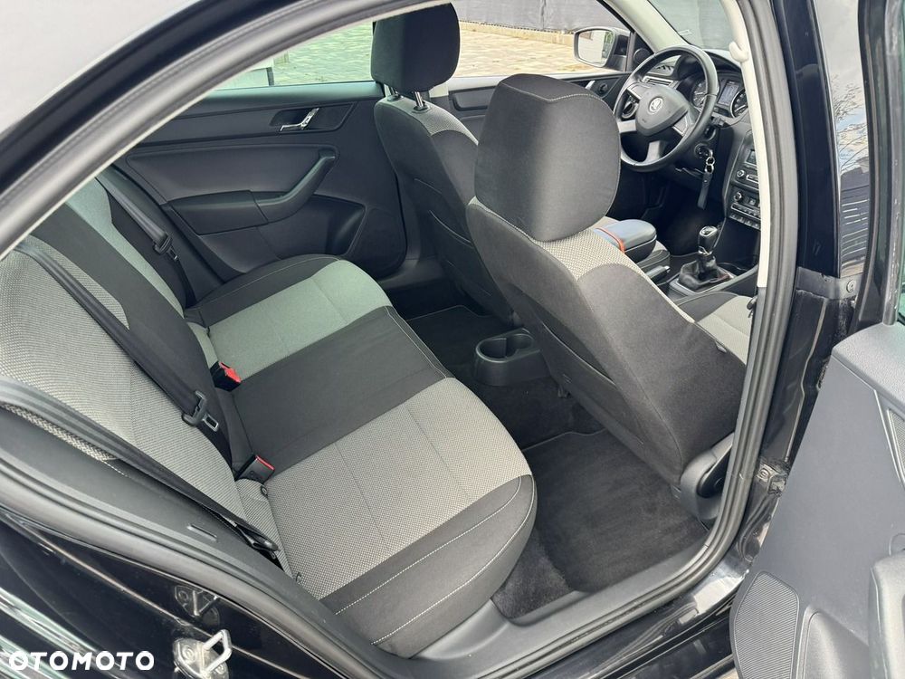 Skoda RAPID - 9