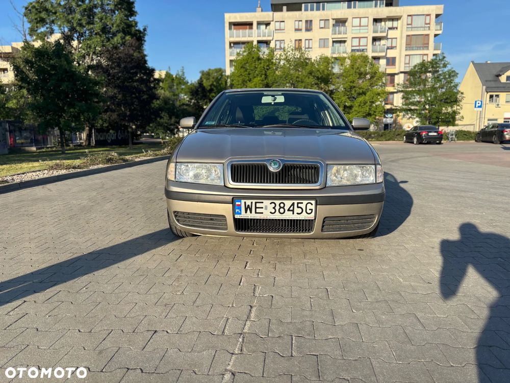 Skoda Octavia 1.6 Tour - 4