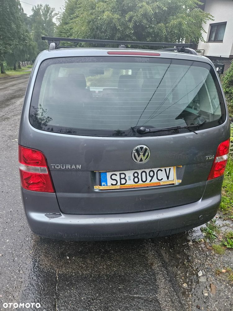 Volkswagen Touran - 3