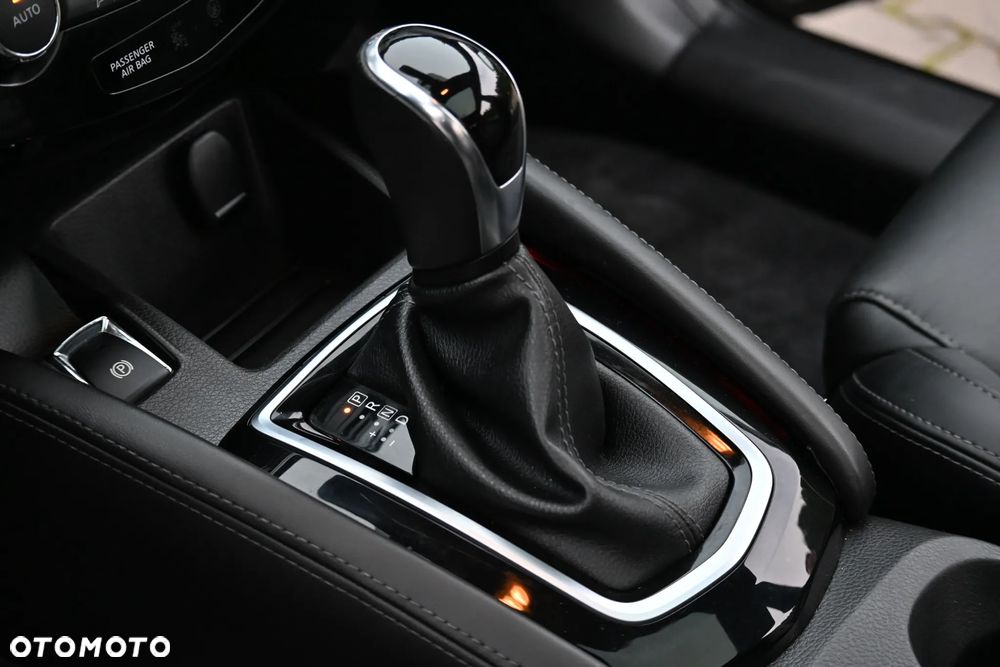 Nissan Qashqai 1.2 DIG-T Xtronic TEKNA+ - 26