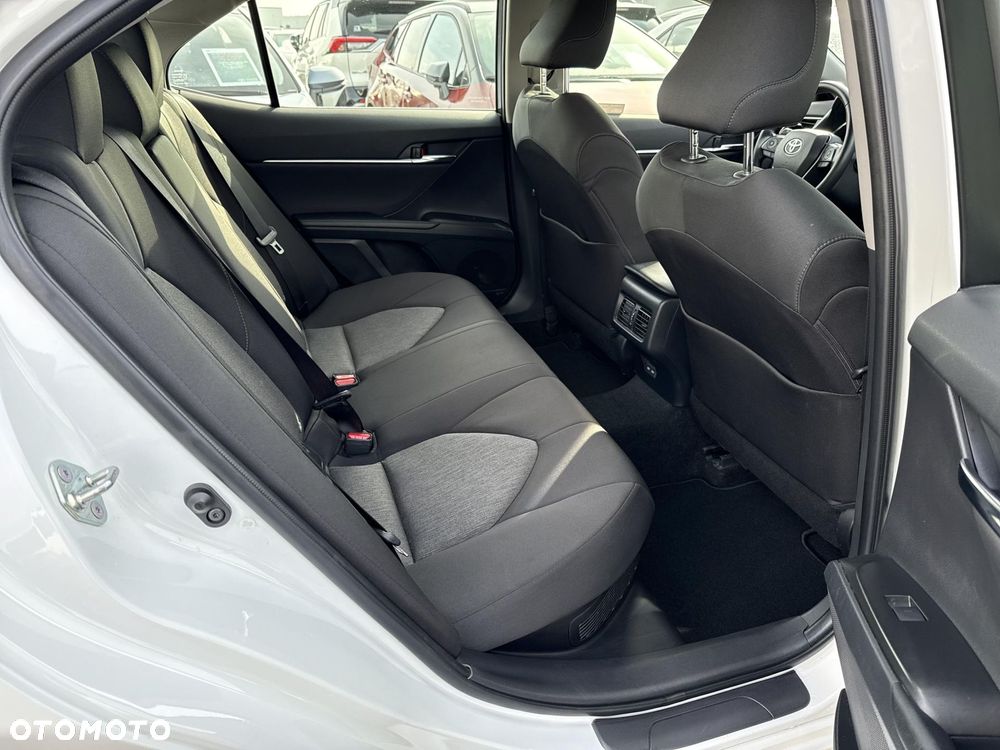 Toyota Camry 2.5 Hybrid Comfort CVT - 8