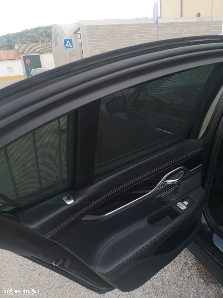 BMW 725 d Pack M - 13