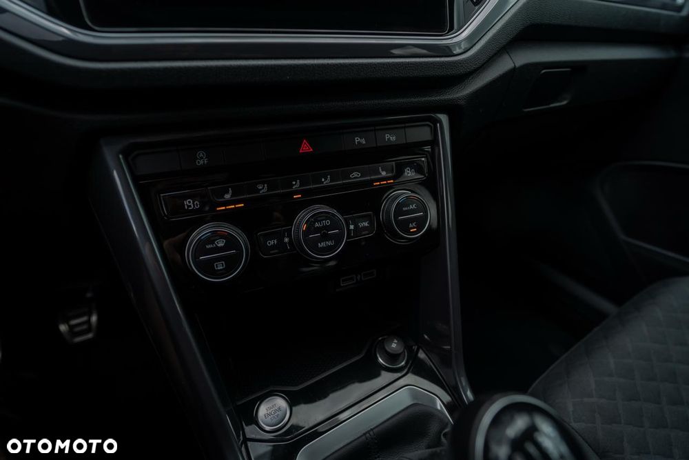 Volkswagen T-Roc - 24