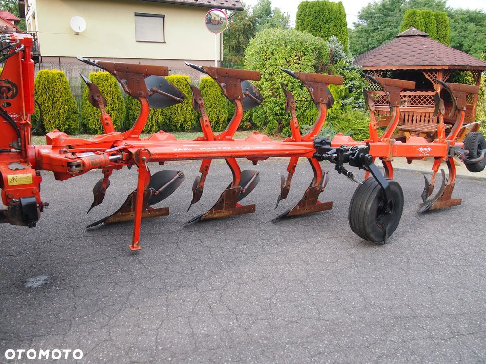 Pług obracany Kuhn Vari-Master 150 4+1