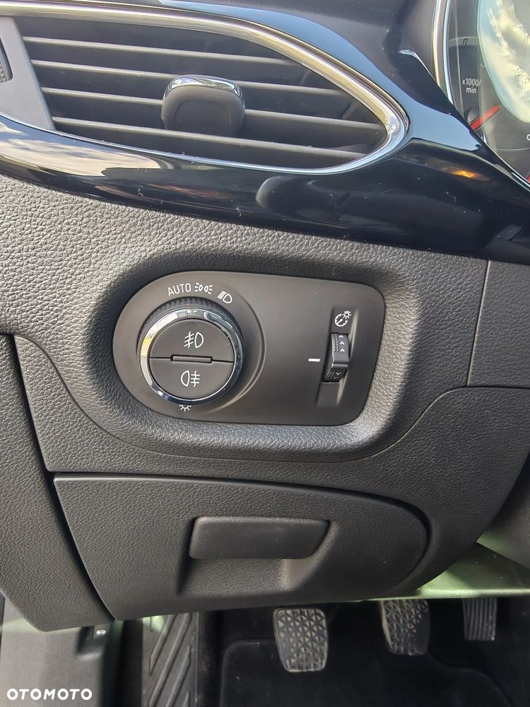 Opel Astra 1.6 BiTurbo D (CDTI) Start/Stop Innovation - 5