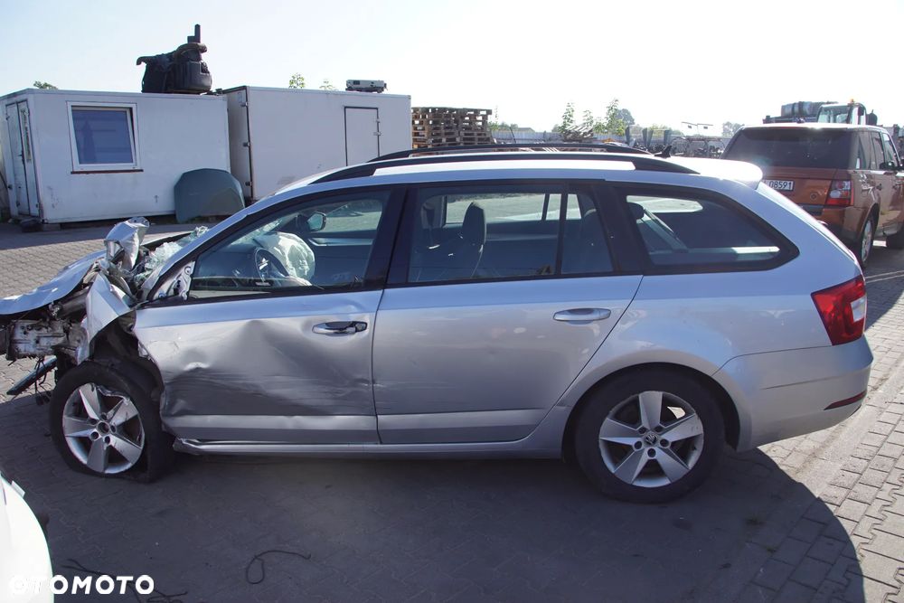 Auto na części - Skoda Octavia III Lift 1.6 TDI 115 KM DGTE TKV LA7W 2019R Silnik Skrzynia Drzwi Błotnik Zderzak Klapa Lampa Lusterko Klamka Szyba Deska Kokpit Sterownik Moduł Czujnik Licznik Panel Kierownica - 4