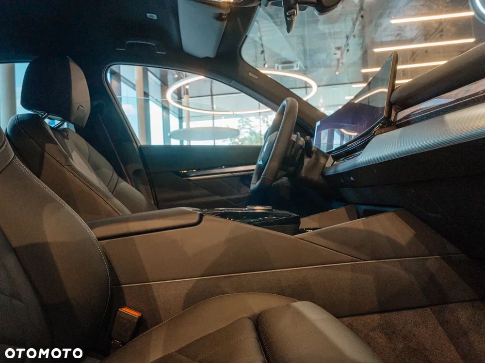 BMW Seria 5 520d xDrive - 11