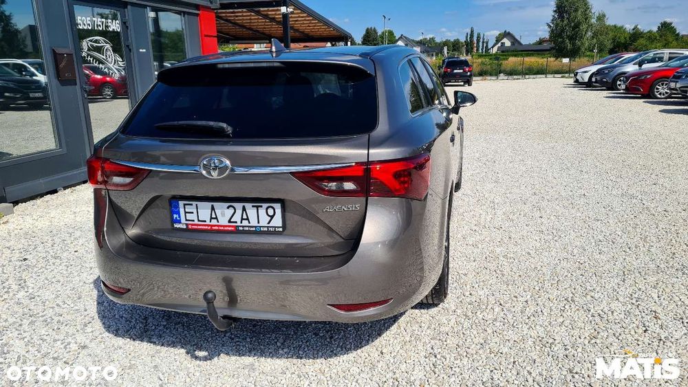 Toyota Avensis - 31