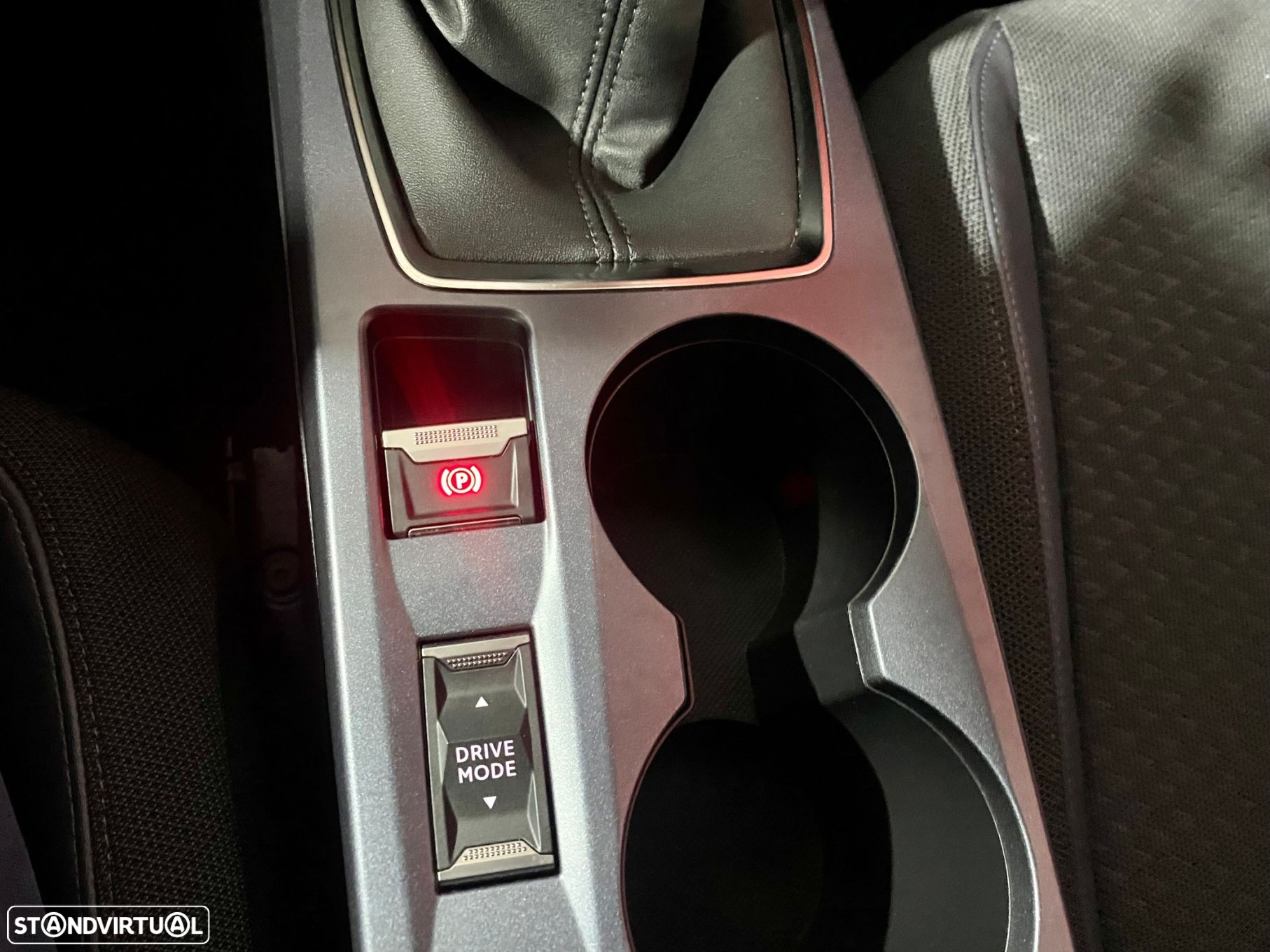 Peugeot 2008 1.2 PureTech Allure - 40