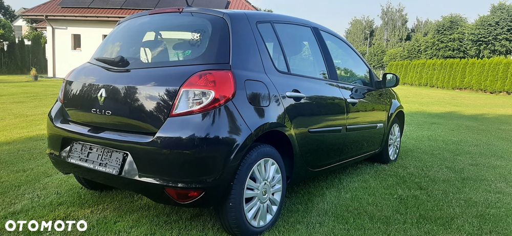 Renault Clio 1.2 16V 75 TomTom Edition - 13
