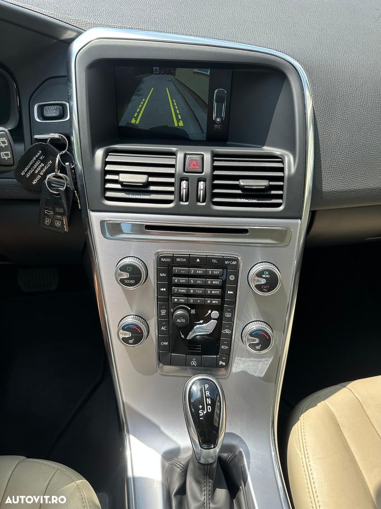 Volvo XC 60 D4 Geartronic Momentum - 16