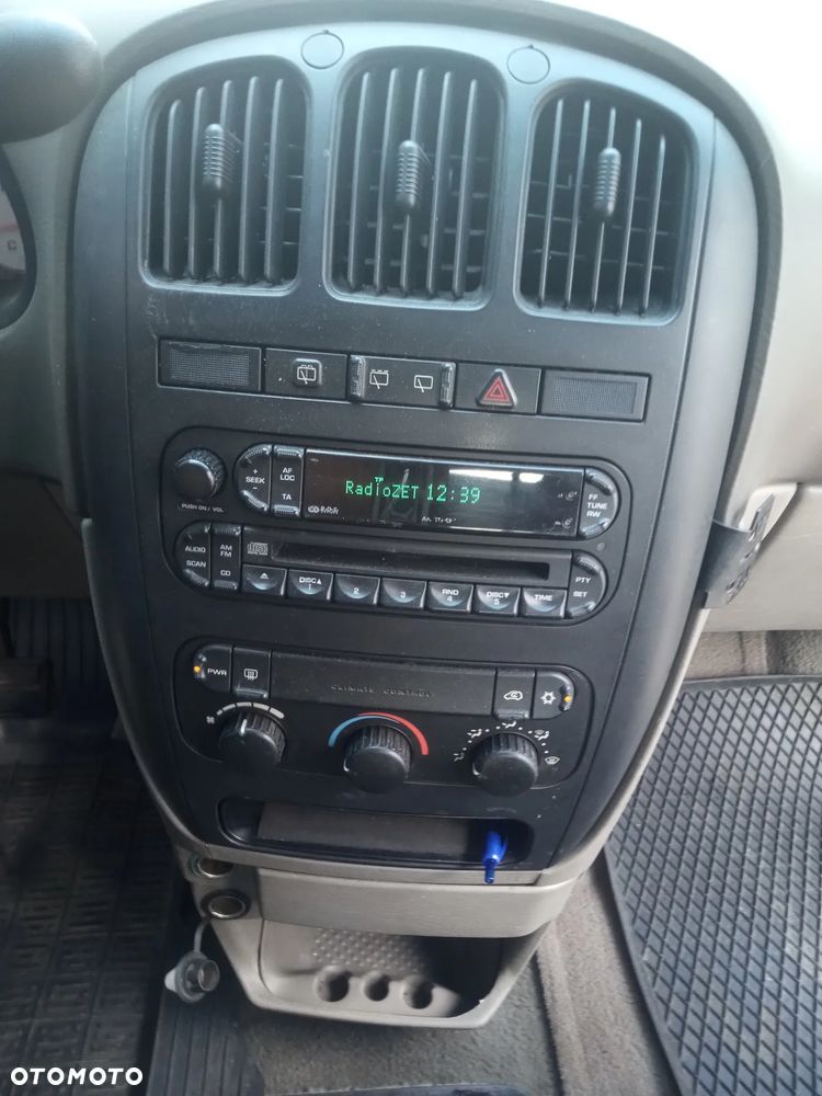 Chrysler Grand Voyager 3.3L LX - 22