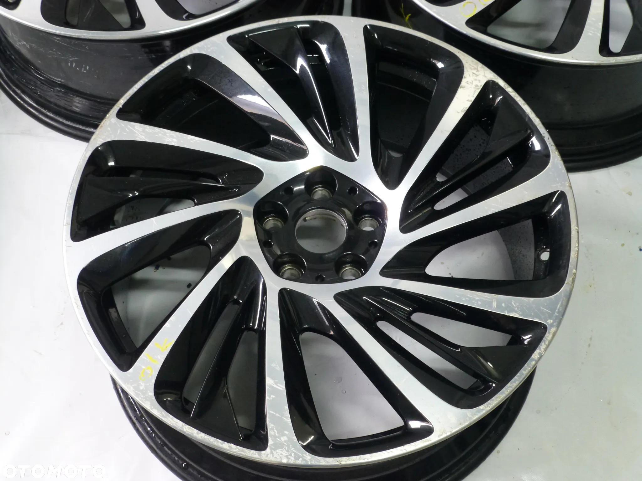Felgi BMW I8 prawa lewa tylna - 4