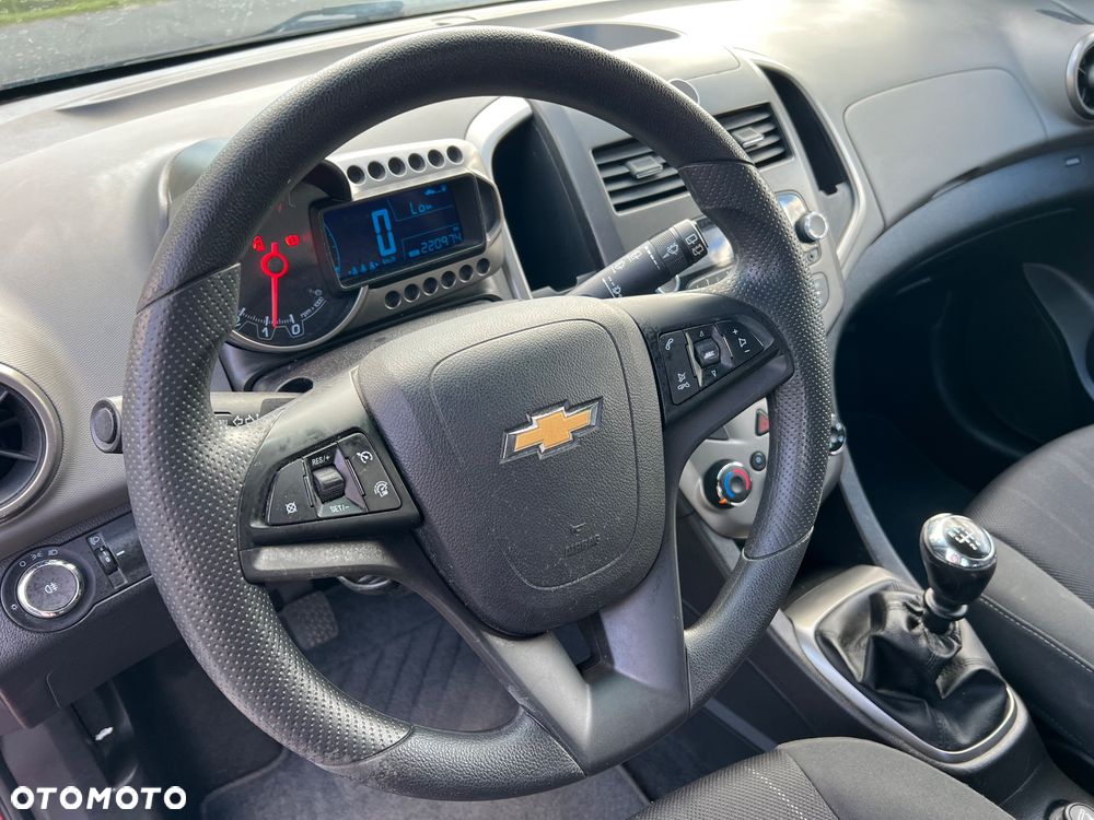 Chevrolet Aveo 1.4 16V LS - 13