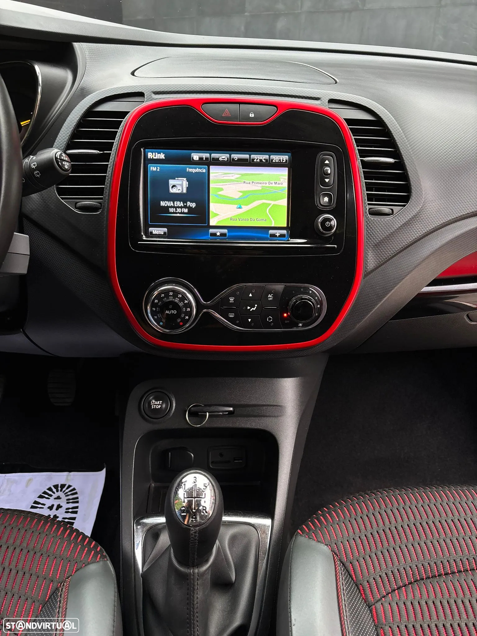 Renault Captur 0.9 TCE Helly Hansen - 19