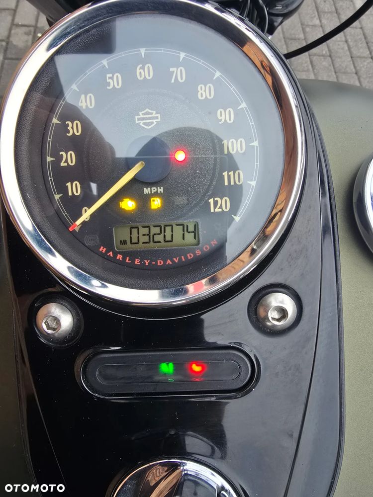 Harley-Davidson Dyna Wide Glide - 12