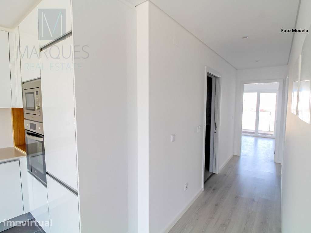 Apartamento T2 Duplex com Estacionamento e Arrumos em Vale Milhaços... - Grande imagem: 5/15